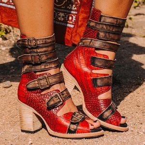 freebird bond red croco